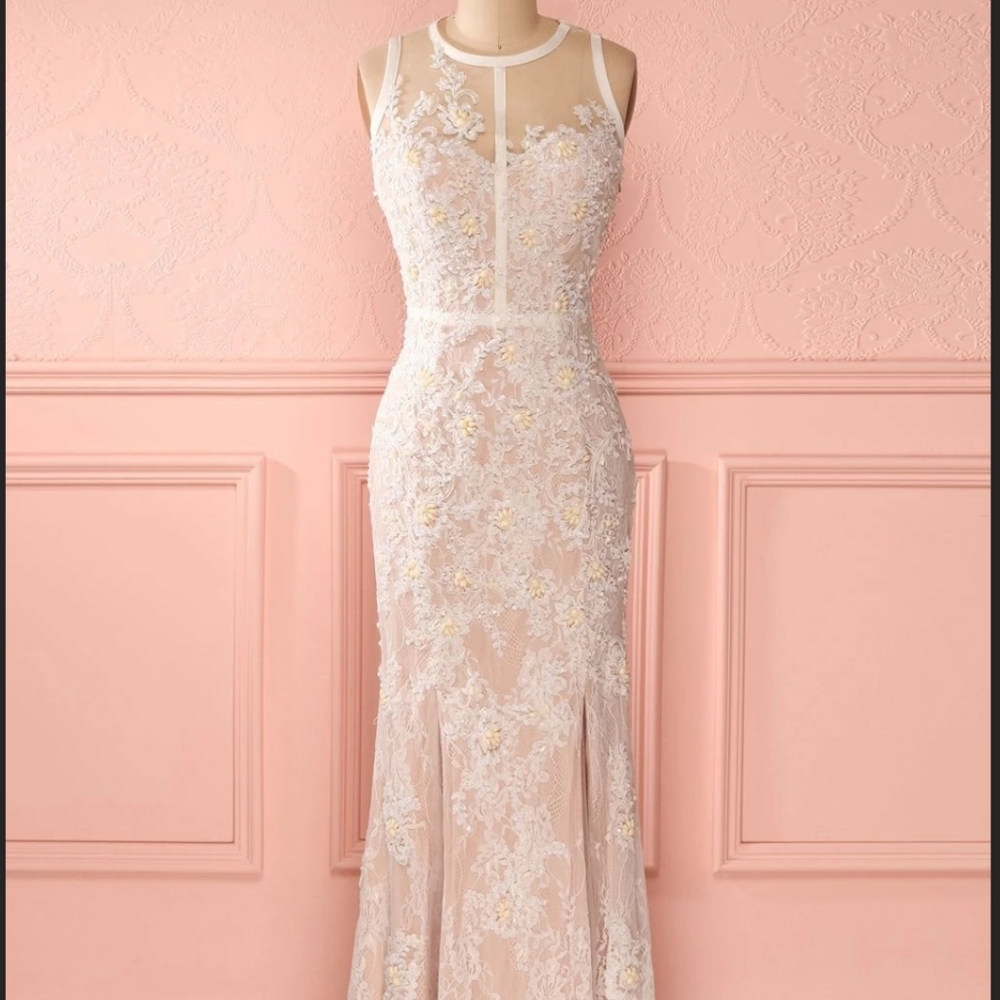 Women's Ivory lace bead evening gown/wedding dress Boutique 1861
